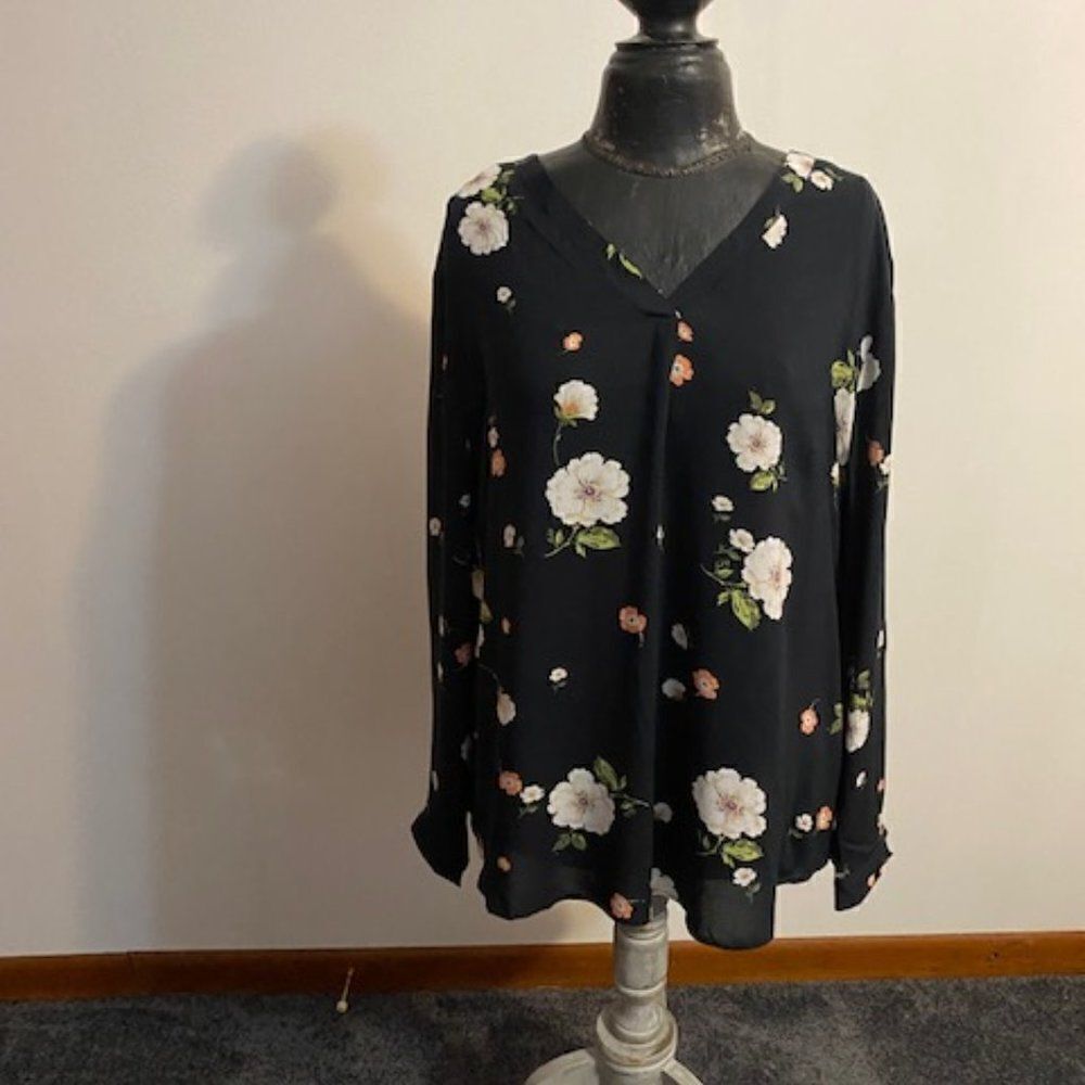 Brina & Em Lemmy Black V-neck Floral print tunic, size XXL